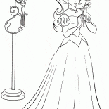 Princesse avec une fleur à la main